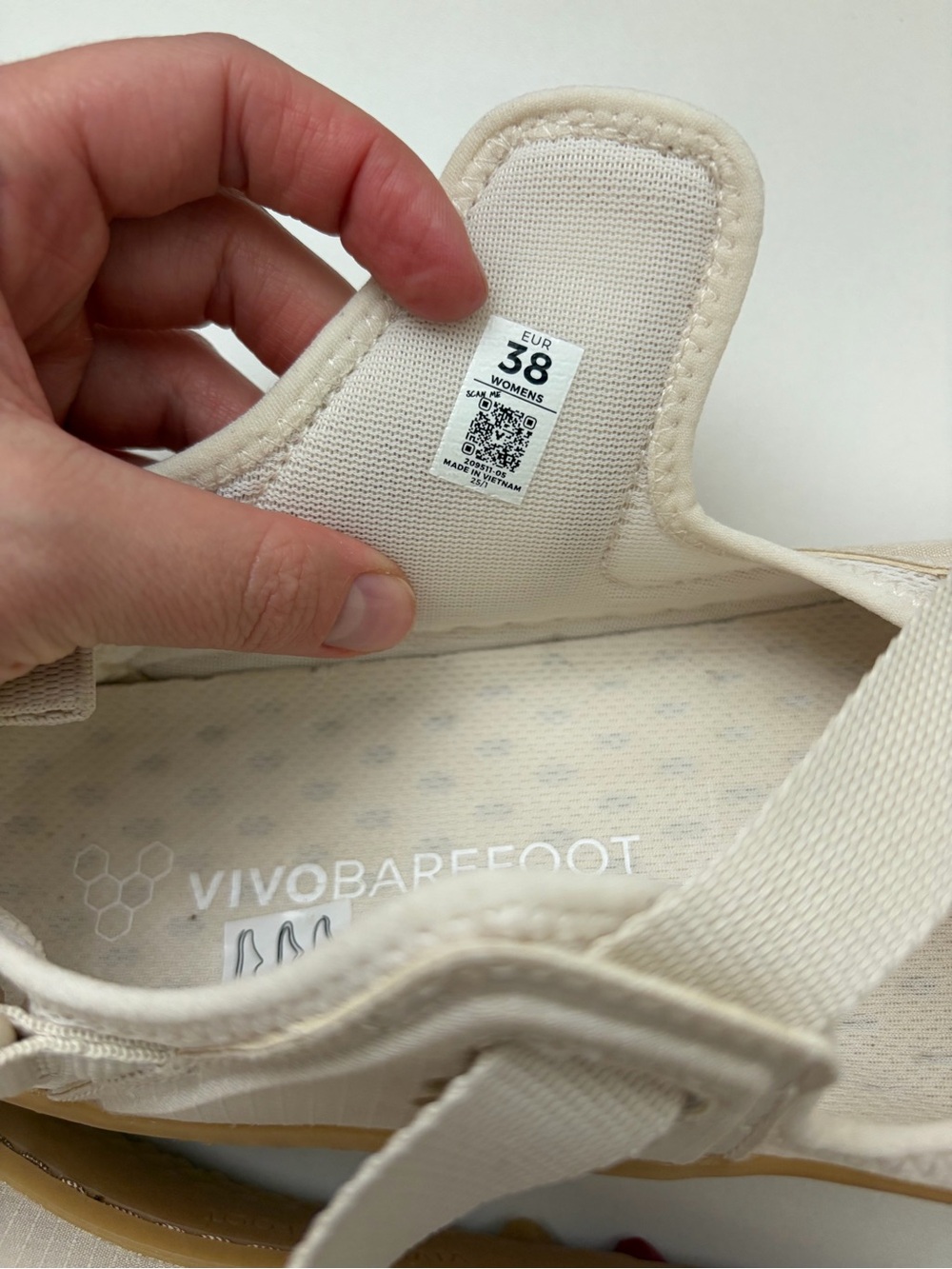 Vivo Barefoot Women's Beige and Gum Athletic Sandal Sneakers - Picture 6 of 6